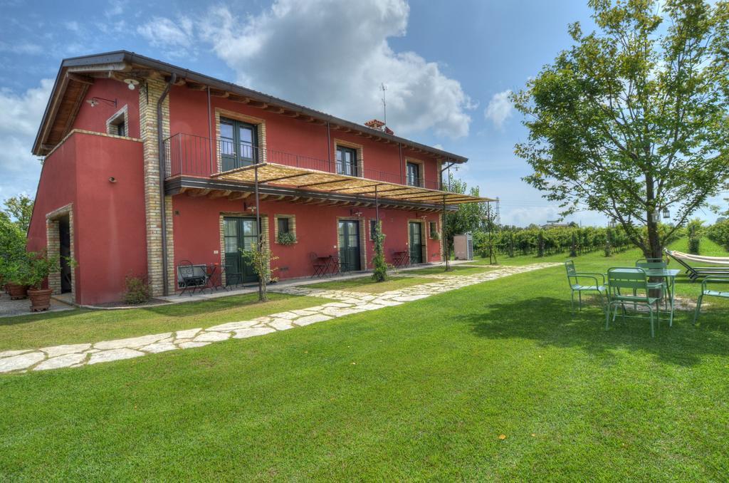 Agriturismo Albafiorita Pensionat Latisana Eksteriør billede